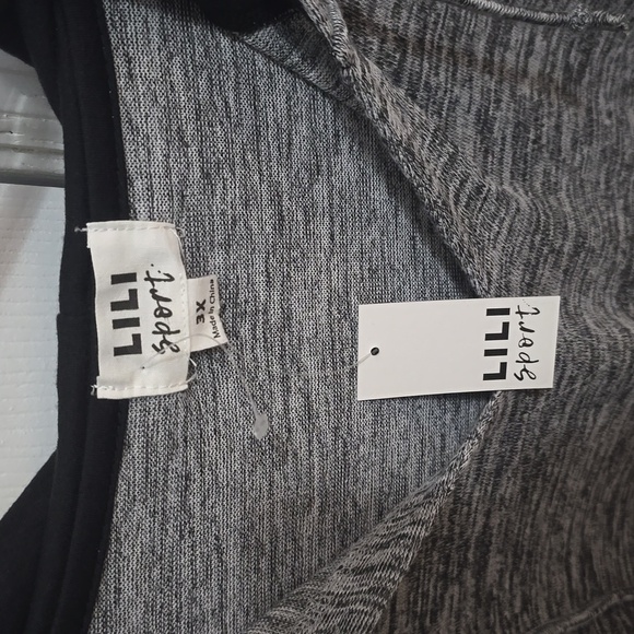 NWT Lili Sport thin hoodie - Picture 2 of 3
